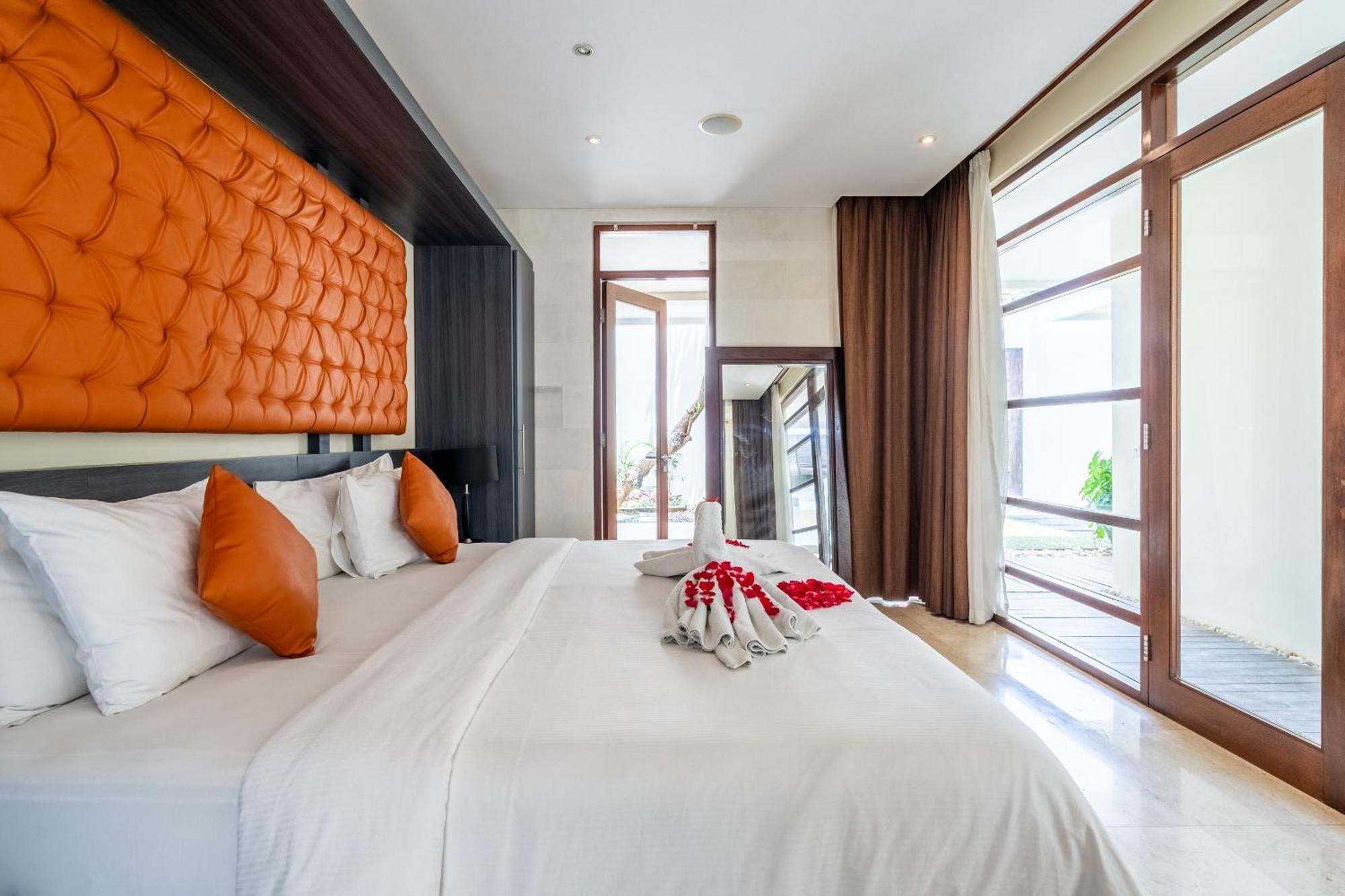 Abikaa, 4br Lux - Located In The *
