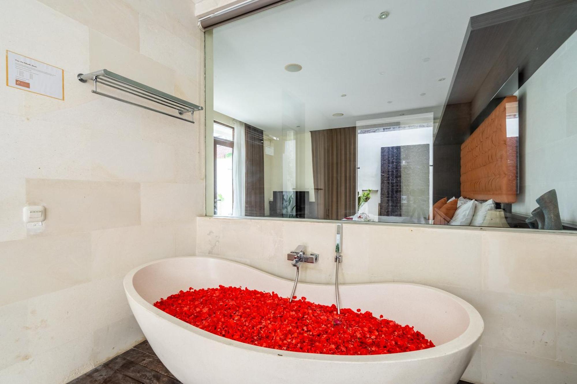 Abikaa, 4br Lux - Located In The Villa *