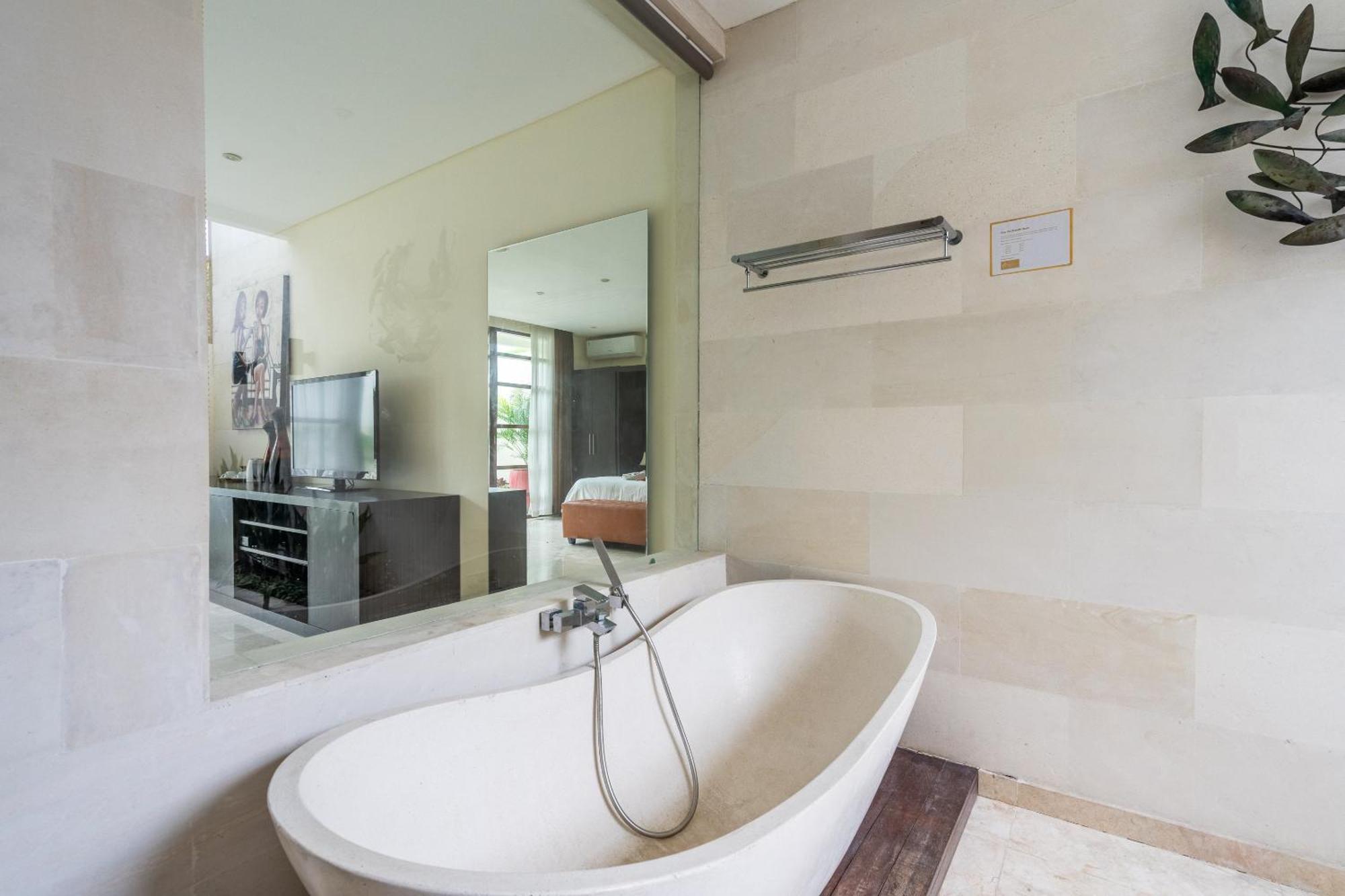 Villa Abikaa, 4br Lux - Located In The Seminyak (Bali)