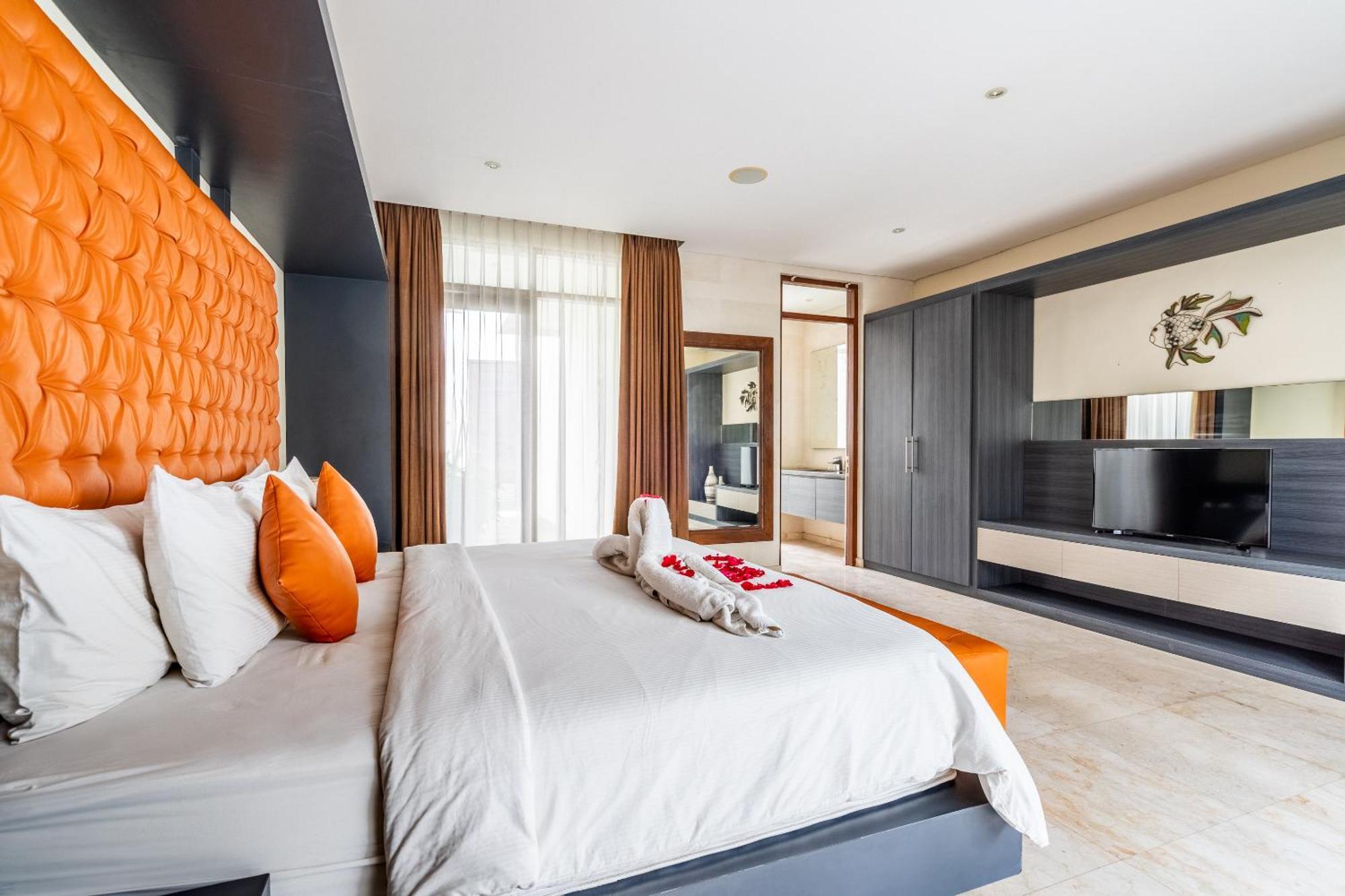 Villa Abikaa, 4br Lux - Located In The Seminyak (Bali)