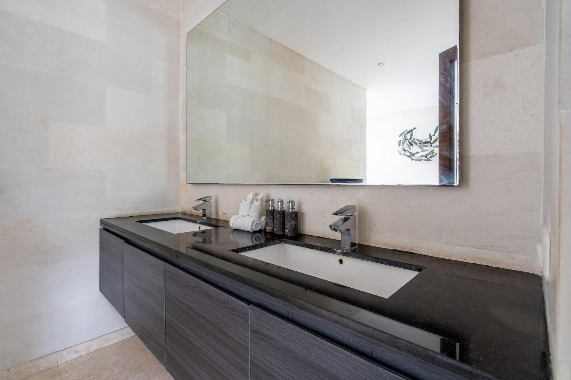 Abikaa, 4br Lux - Located In The Villa