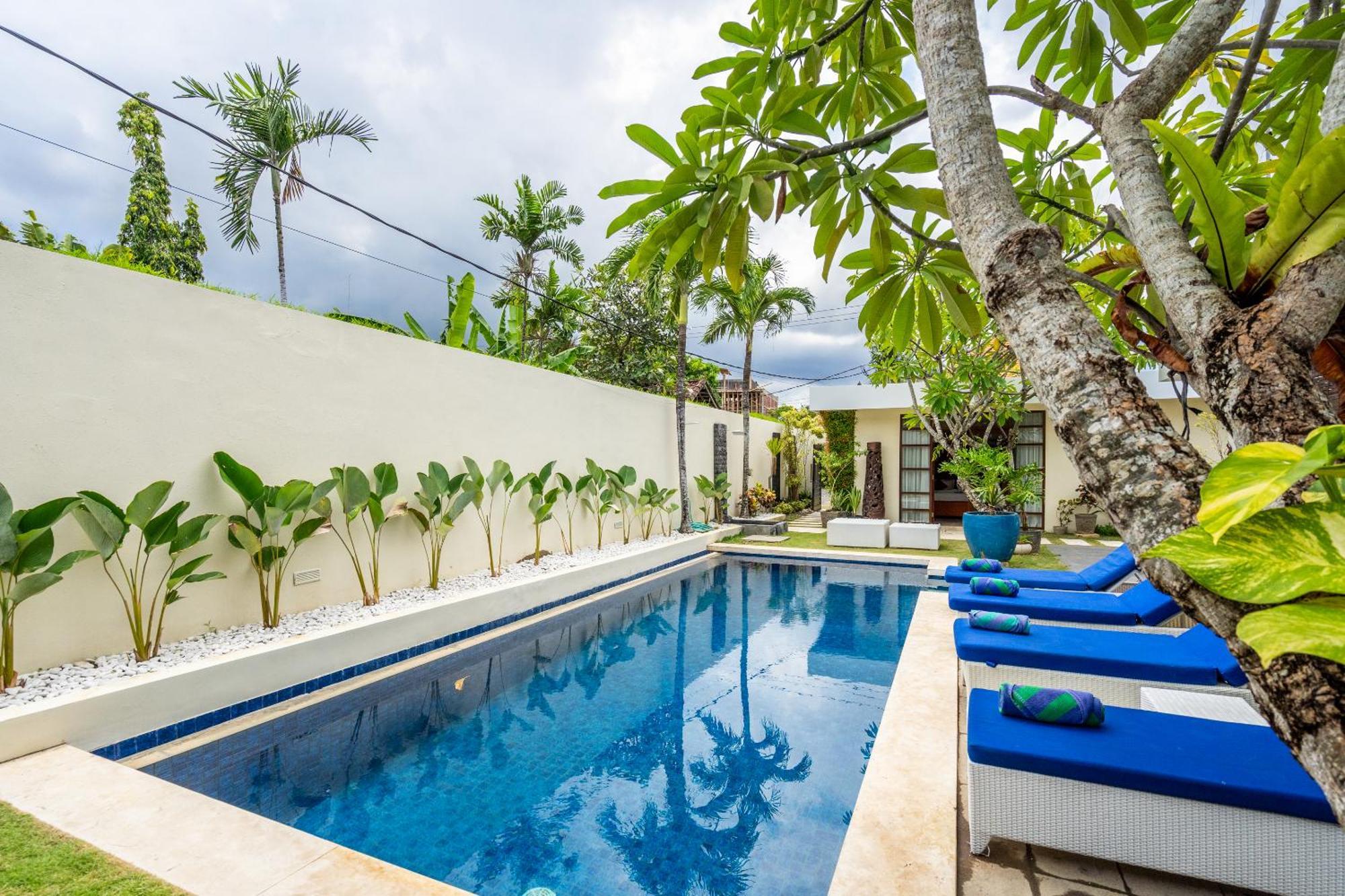 Villa Abikaa, 4br Lux - Located In The *